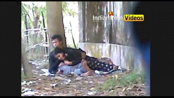 Outdoor blowjob mms of desi girls with lover – Indian Porn Videos